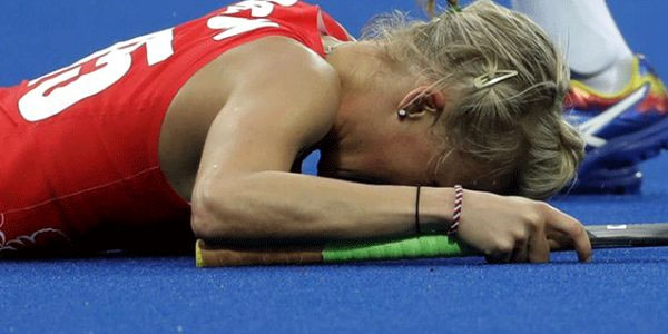 Dostunun etdiyi zarafata güldü, 6 ay evdən çıxa bilmədi