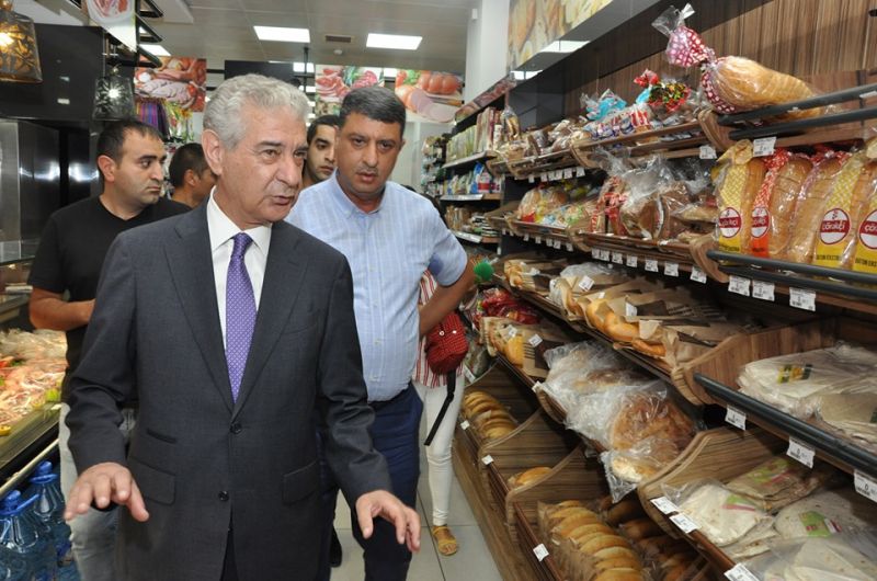 Əli Əhmədovun narazı qaldığı bazar Abutalıbovun imiş — FOTO