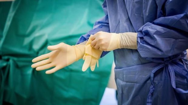 Fransada cərrah 30 il ərzində 250 uşağı zorlayıb - Qalmaqal