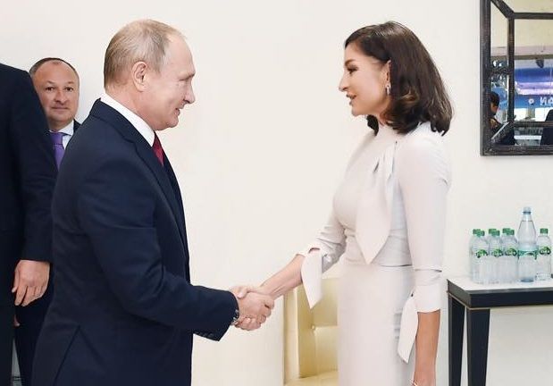 Vladimir Putin Mehriban Əliyevanı təbrik etdi