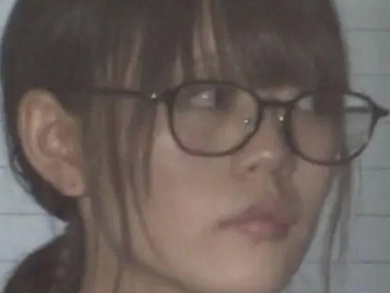 Qız sevgilisini bıçaqladı, yanında oturub, siqaret çəkdi - Model ola bilərdi, həbsə girəcək... - FOTO