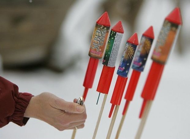 В Баку задержан мужчина, устроивший фейерверк во дворе дома
