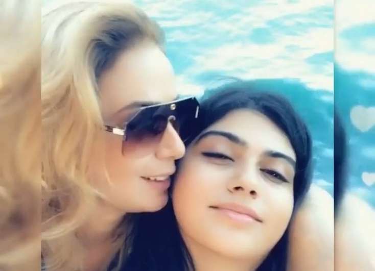 Roza Zərgərli qızıyla səmimi videosunu paylaşdı - Təhqir edən izləyicini belə söydü - FOTO + VİDEO