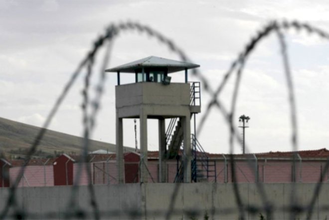 Заключенный ранил себя гвоздем