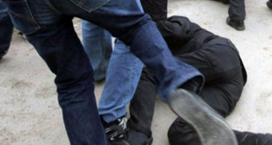 В Баку пьяная компания избила молодого мужчину