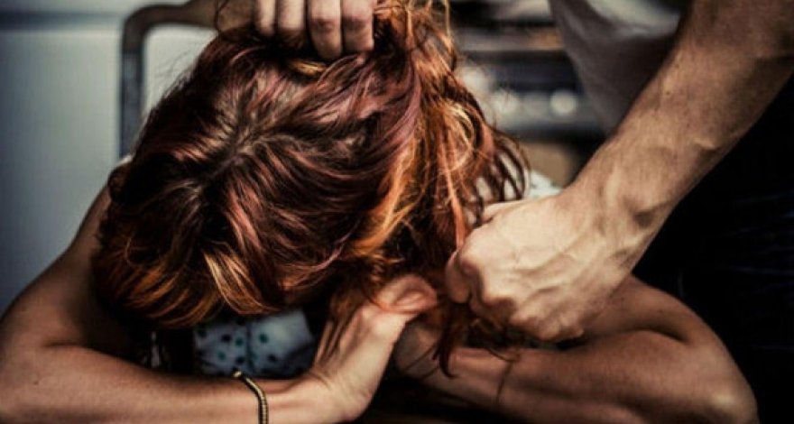 В Гяндже мужчина рассердился на сватов и избил собственную жену