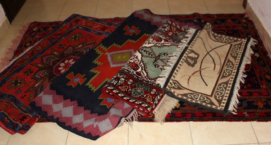 В Губе женщина украла из мечети ковры