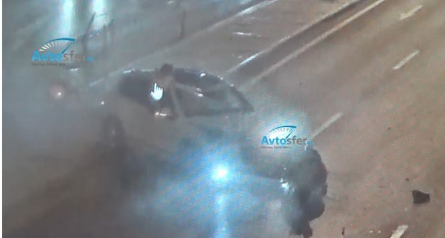 В Баку мать спасла детей из дымящегося автомобиля - ВИДЕО