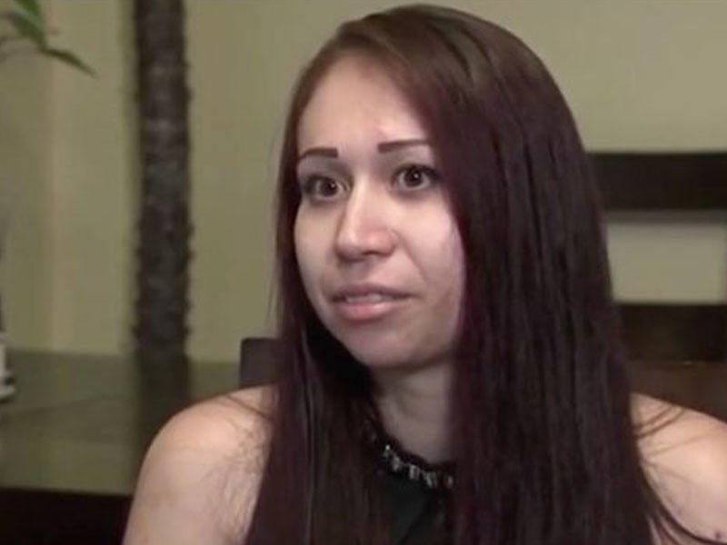 Məhkumun təcridxanada doğum anı kameraya düşdü - VİDEO