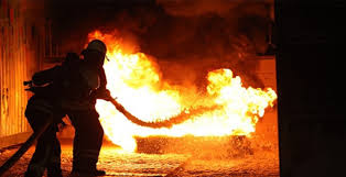 В Кюрдамире сгорели 12 магазинов