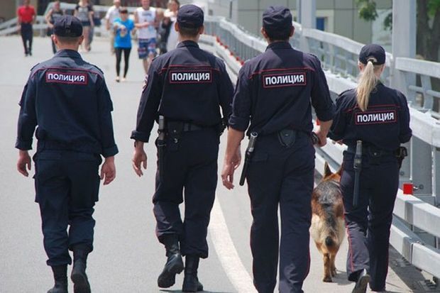 В России азербайджанец напал на полицейских, есть раненые