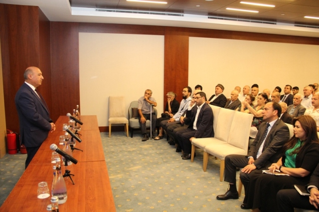 Nəsimi rayonunda “Dini mərasimlər: ənənəvilik və müasirlik” mövzusunda seminar-müşavirə keçirilib