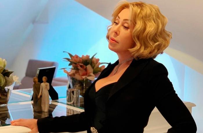 Məşhur müğənni Bakıda erməni dilində mahnı oxuyub: 