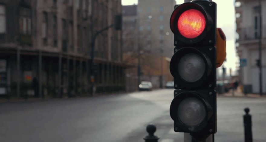 В Баку в работе светофоров произошел сбой из-за непогоды