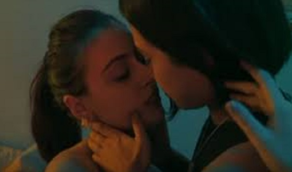 Bakının Türkan kəndində İYRƏNC HADİSƏ - Ana qızıyla lezbiyan hərəkətləri edib, VİDEONU ÖZ SEVGİLİSİNƏ GÖNDƏRİRMİŞ