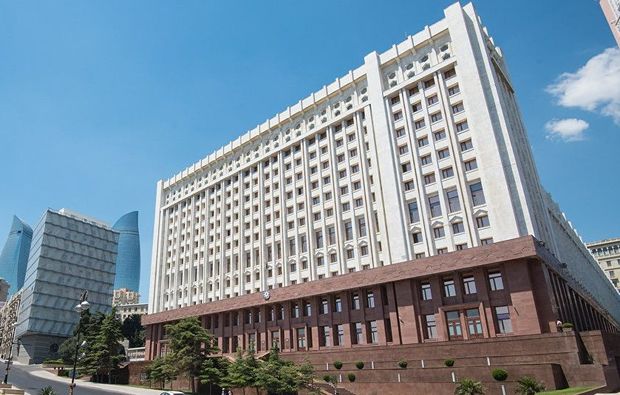 PA-da vəzifəli şəxs işdən çıxarıldı - FOTO