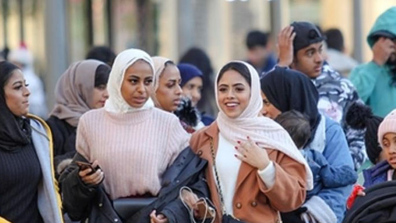 İranlılar Azərbaycan manatı toplayır (SƏBƏB)