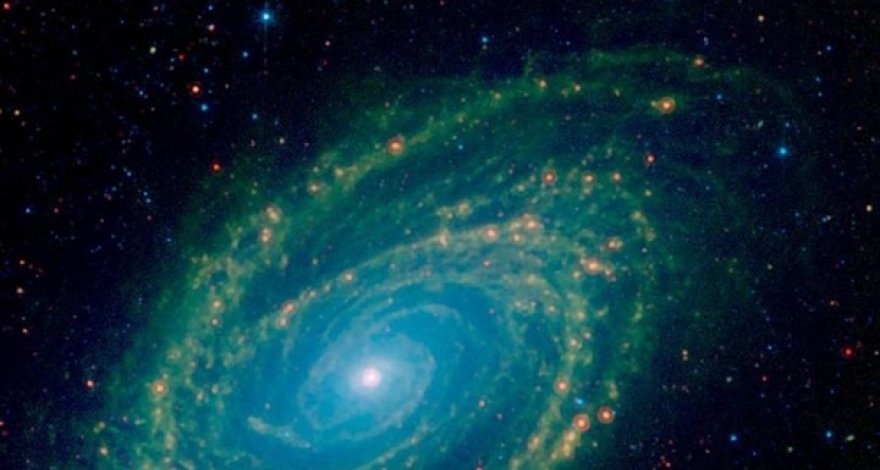 NASA показало красочное инфракрасное изображение галактики - ФОТО