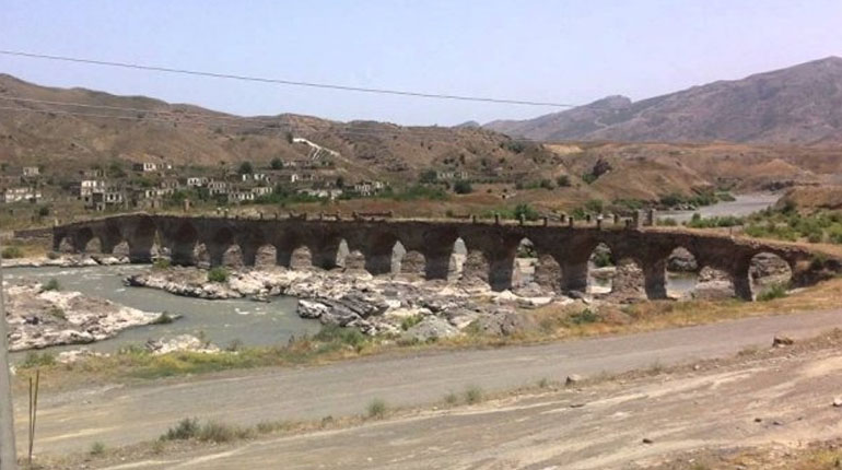 Ermənilərdən növbəti təxribat: Arazboyu ərazilər məskunlaşdırılır (FOTO)