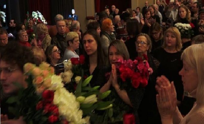 SON DƏQİQƏ: Məşhur müğənni VƏFAT ETDİ - VİDEO