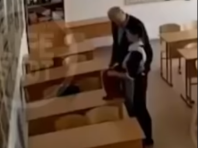 61 yaşlı müəllim qız şagirdinə sinifdə TƏCAVÜZ ETDİ - Əlini sinəmə sürtürdü - FOTO