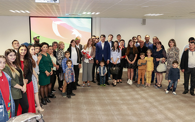 Fransadakı “Qarabağ” Azərbaycan məktəbinin kollektivi ilə görüş - Fotolar