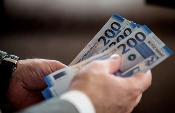 Министр: В системе образования средняя зарплата превысила 600 манатов