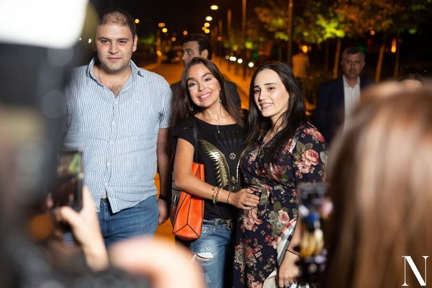 Leyla Əliyeva Bakı bulvarında sərgidə - FOTO