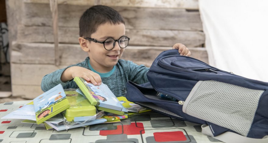 Фонд Гейдара Алиева вручил подарки детям из малообеспеченных семей и воспитанникам детских домов - ФОТО