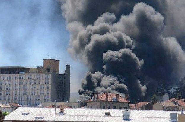 SON DƏQİQƏ: Türk Respublikasında SİLSİLƏ PARTLAYIŞLAR - Sakinlər sahilyanı ərazilərə qaçır / VİDEO