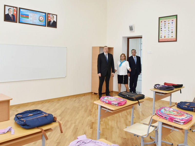 Президент ознакомился с условиями, созданными в школе №208 - ФОТО