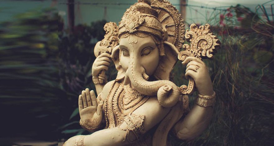 Индийцы пытались утопить статую бога и умерли