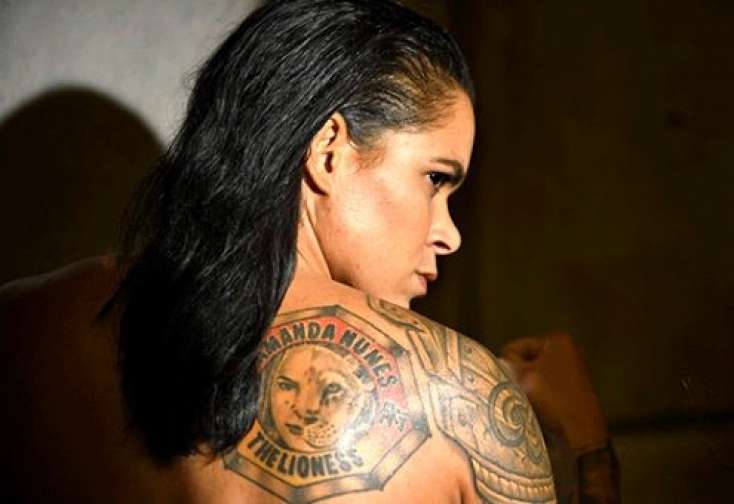 Qadın UFC döyüşçüsü çılpaq məşq etdi - VİDEO - FOTOLAR