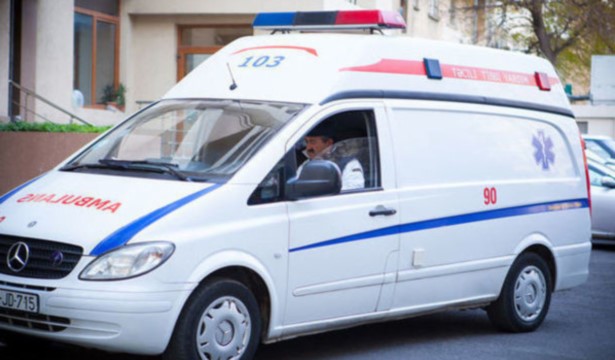 Təcili yardım həkimi: “Zəng edib dedi ki, uşaq qarğa səsi çıxarır”