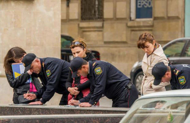 Nazirdən əmr: küçədə piyadaları cərimələyən polislərin səlahiyyətlərinə xitam verildi