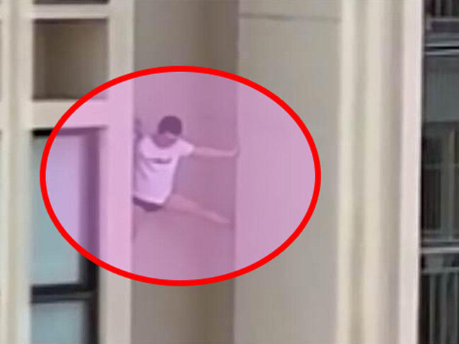 Bəxtsiz sevgilinin çətin və təhlükəli anları - VİDEO