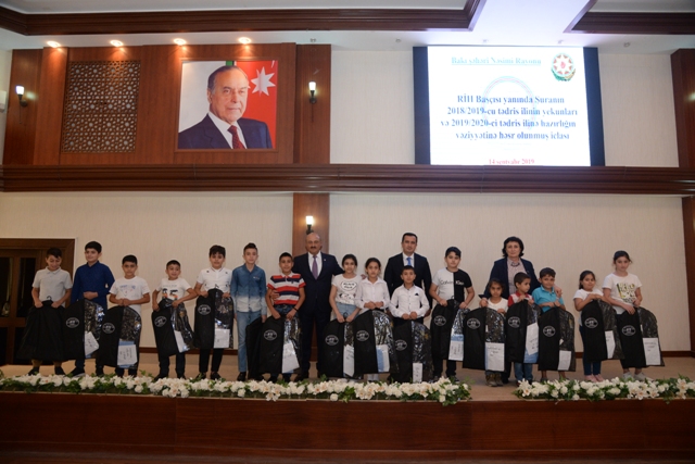 Nəsimi rayonunda 2018/2019-cu tədris ilinin yekunları və 2019/2020-ci tədris ilinə hazırlığın vəziyyəti müzakirə edilib