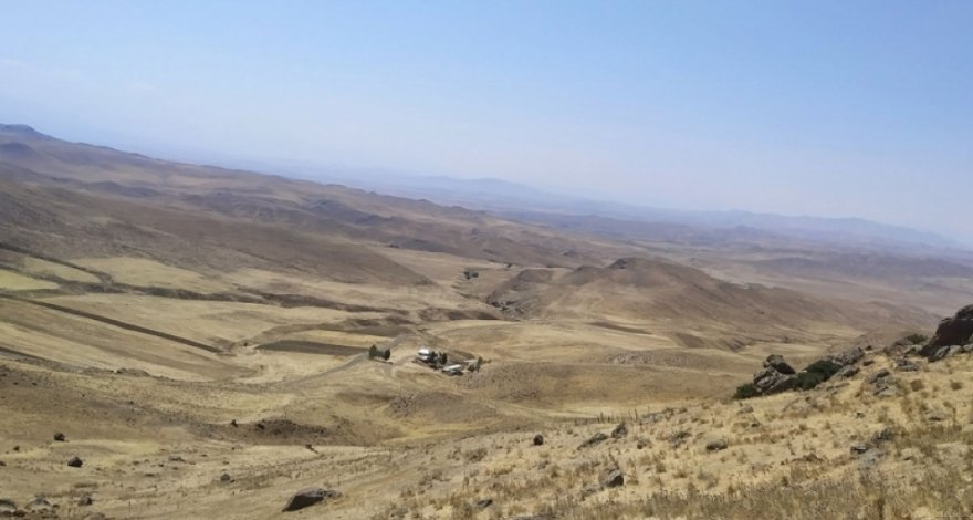 В Ярдымлы были обнаружены новые курганы бронзового и раннего железного веков - ФОТО