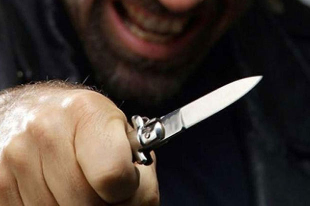 Gəncədə 29 yaşlı gənc başından bıçaqlandı