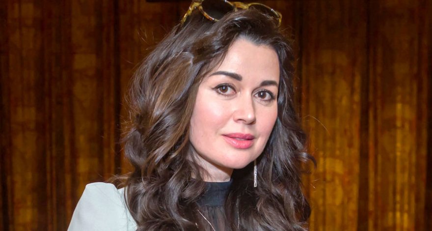 Анастасии Заворотнюк сделали трепанацию черепа в Германии