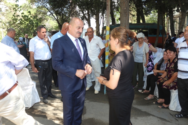 Nəsimi rayon İcra Hakimiyyətinin başçısının  səyyar qəbulu keçirilib