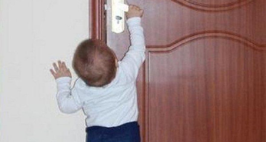 МЧС: За последние 40 дней от граждан поступило 45 обращений о детях, запертых дома