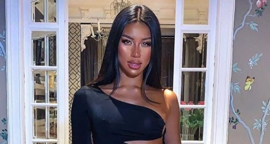 Покупатели высмеяли платье за невозможность носить его с бельем - ФОТО