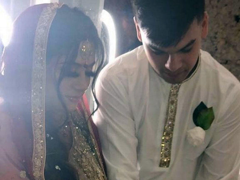 Müğənninin bacısı 17 yaşında ərə getdi - FOTO