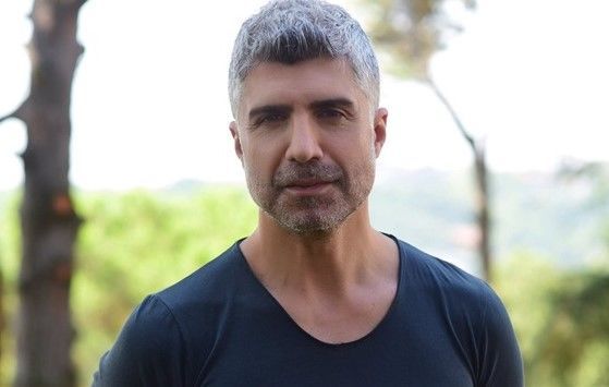 Özcan Dəniz anasından üz çevirdi - FOTO
