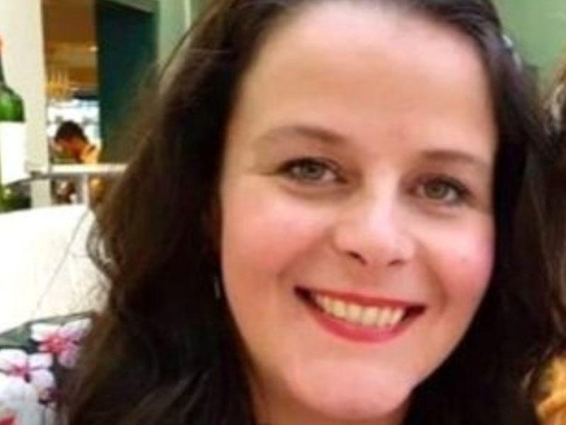 Alış-veriş mərkəzinin damında cəsəd tapıldı - Ölən şəxs aktrisadır - FOTO