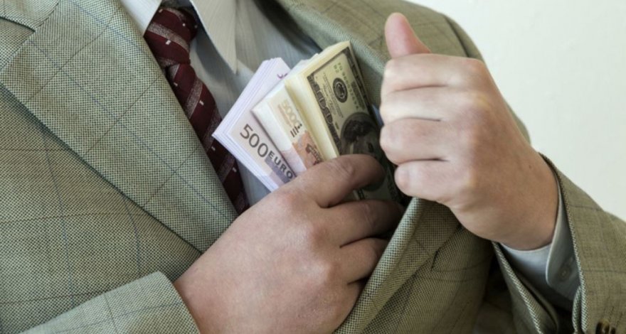 В Баку мошенник обманул людей на 39500 манат