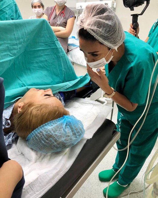 Azərbaycanlı aparıcı bacısının DOĞUM ANINI KAMERAYA ÇƏKDİ - FOTO