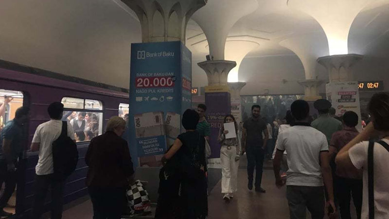 SON DƏQİQƏ: Bakı metrosunda həyəcanlı anlar: tüstülənmə oldu, qatar boşaldıldı (YENİLƏNİB)