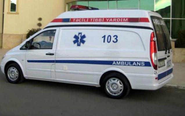 Bir yaşlı uşaq su vedrəsinə düşdü, vəziyyəti ağırdır - Azərbaycanda